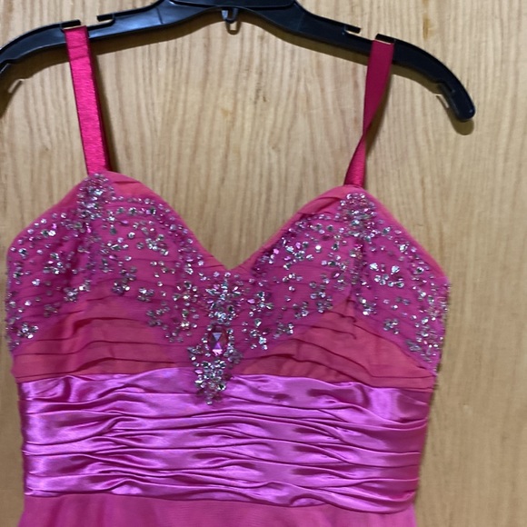 Pink fun midi cocktail dress - Picture 2 of 6